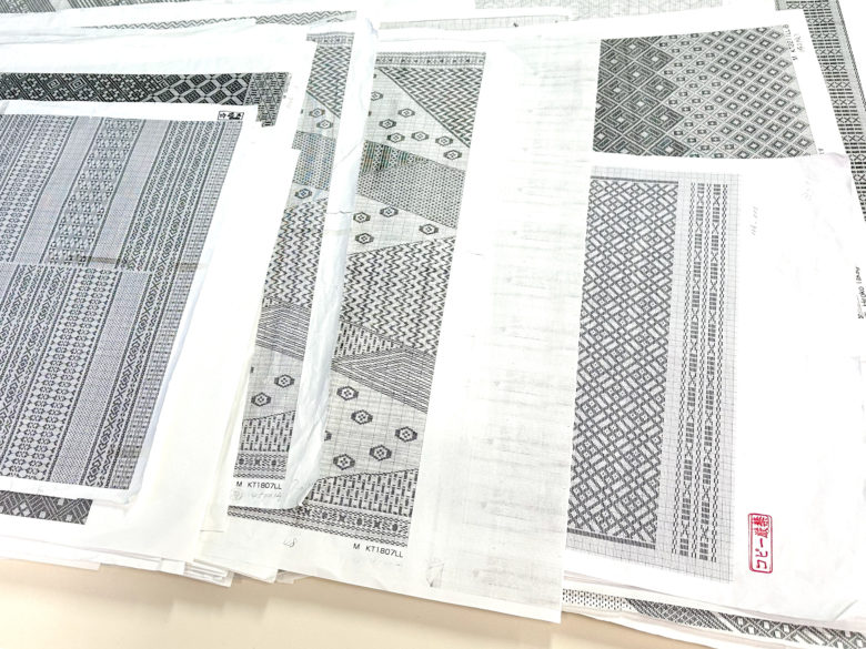 こぎん刺し木曜会の高木さんが描いた図案の数々